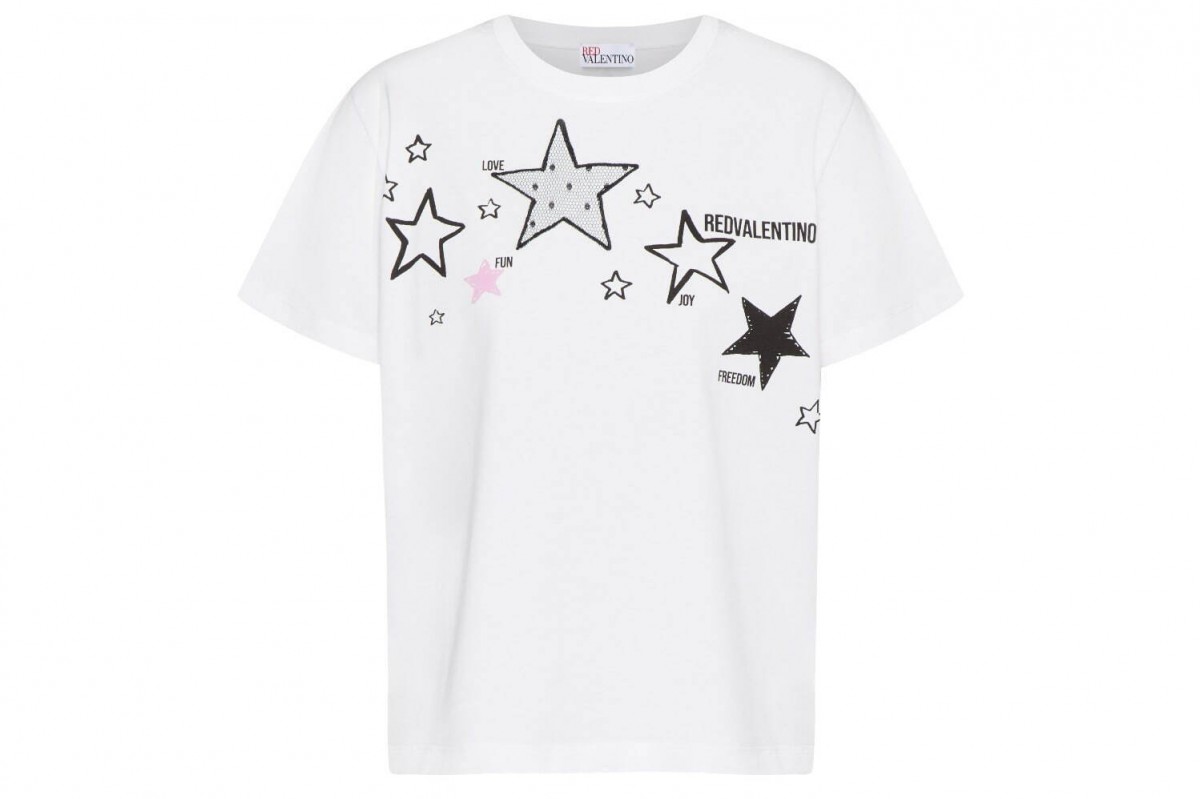 レッド ヴァレンティノ“スター＆幸運のメッセージ”を配したTシャツやキャップ、